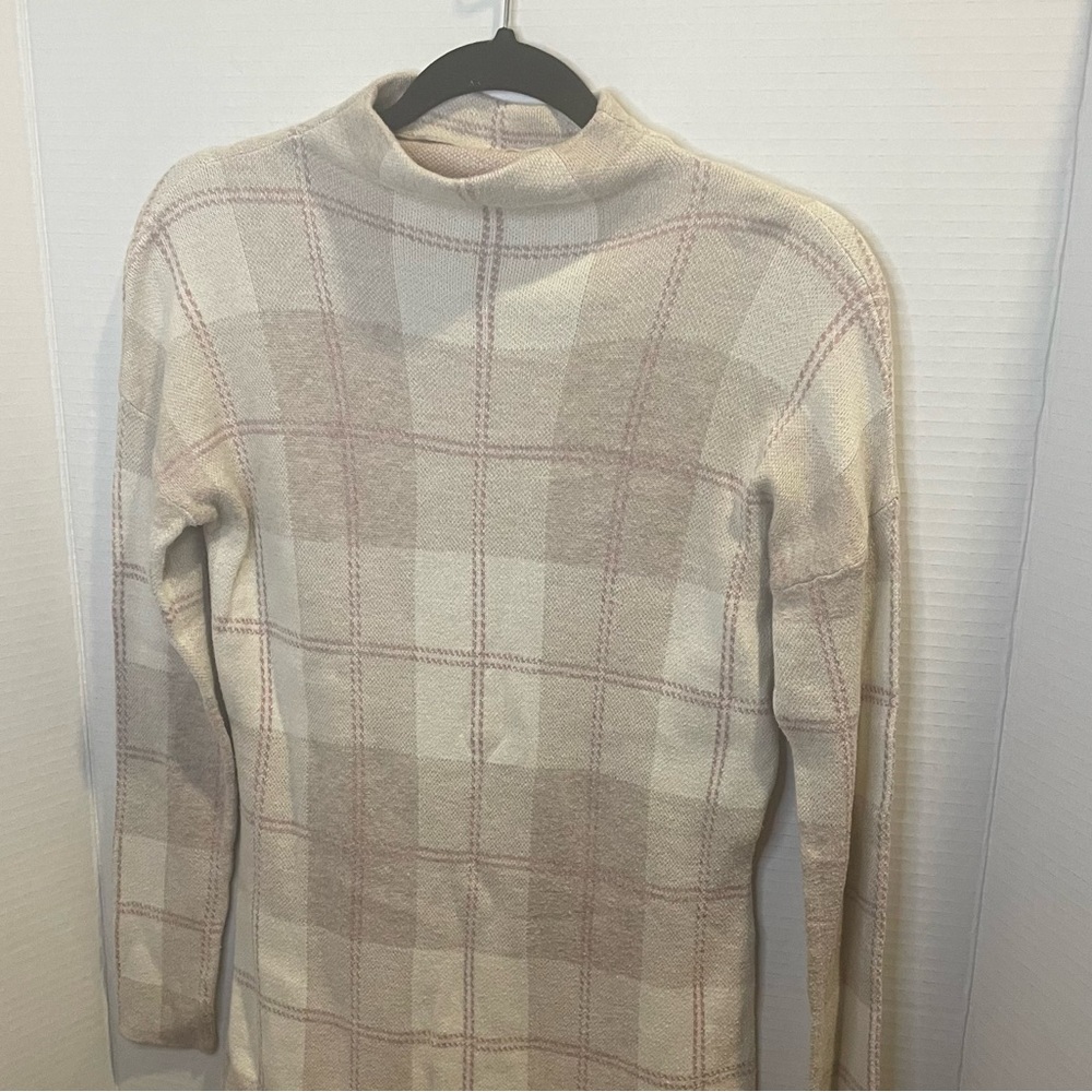 Tahari Pink Beige and White Plaid Mock Sweater Small